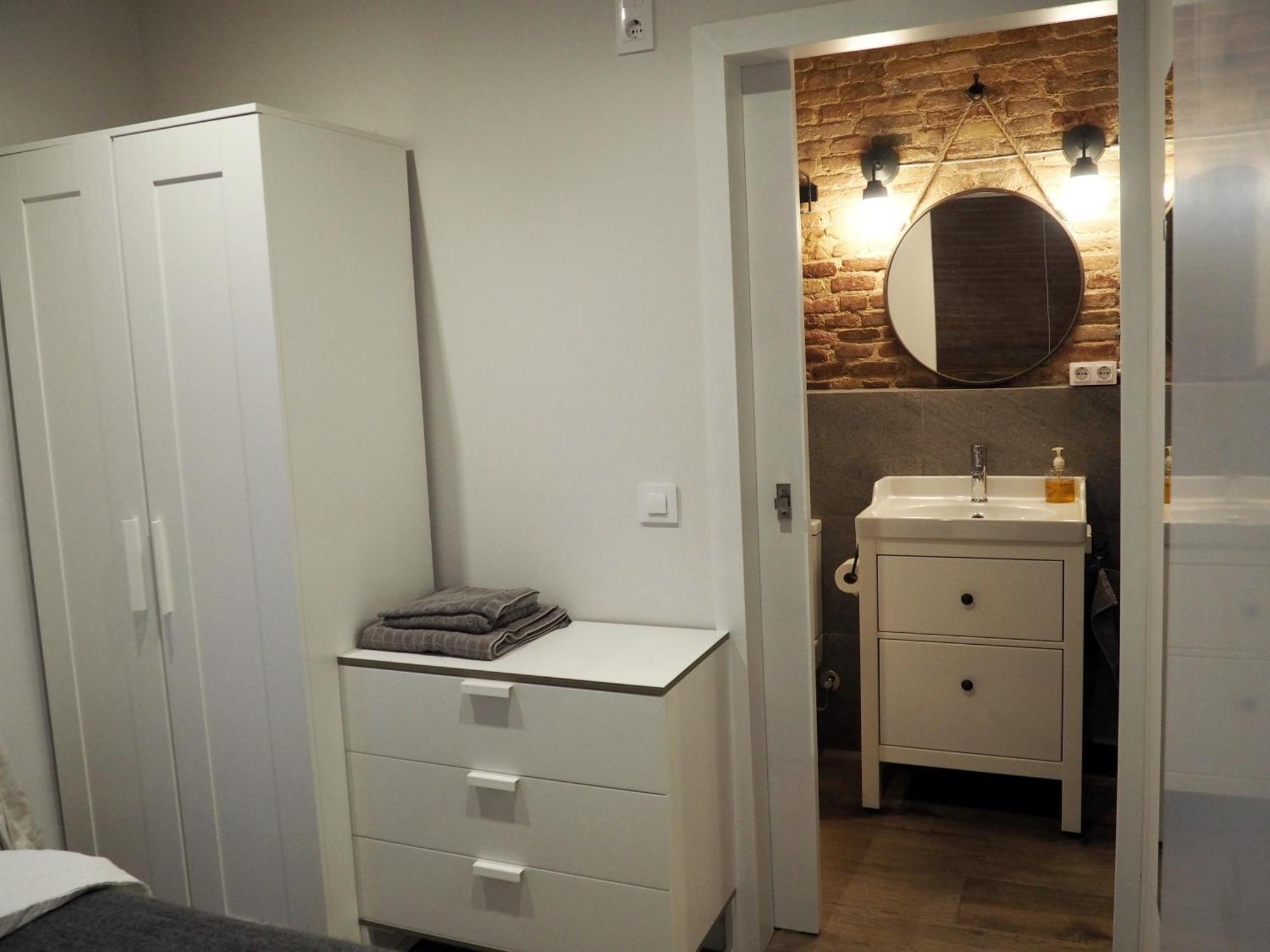Cozy Apartment In Sants บาร์เซโลนา ภายนอก รูปภาพ